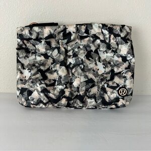 Lululemon Hip To Be Free Bag Mystic Jungle Butter Pink
